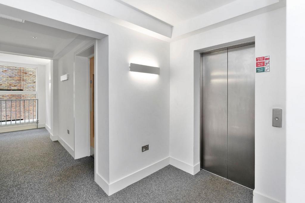 Apartment in Edinburgh - More
