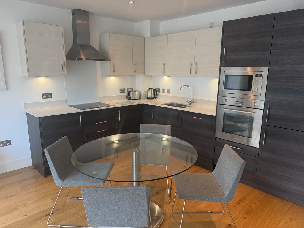 Apartment in Edinburgh, Fountainbridge - View 2