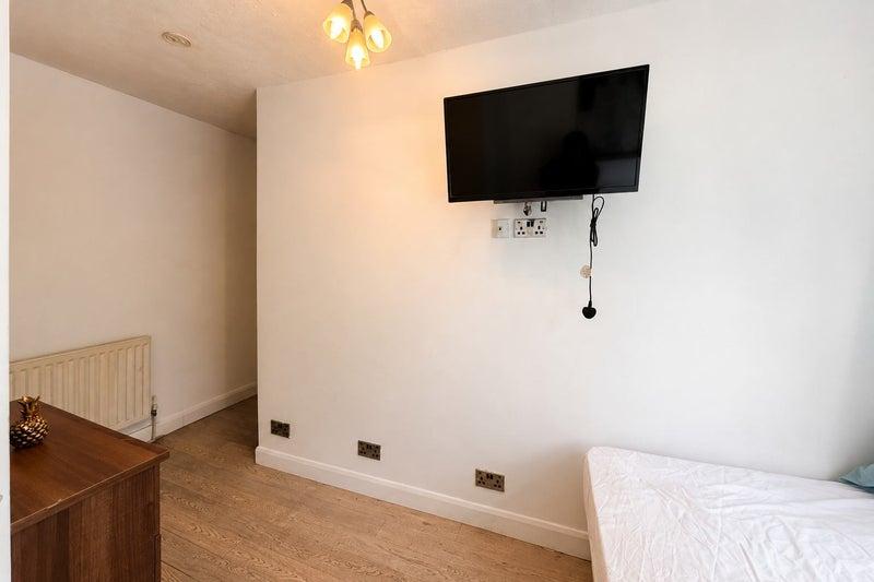 House in London - View 4