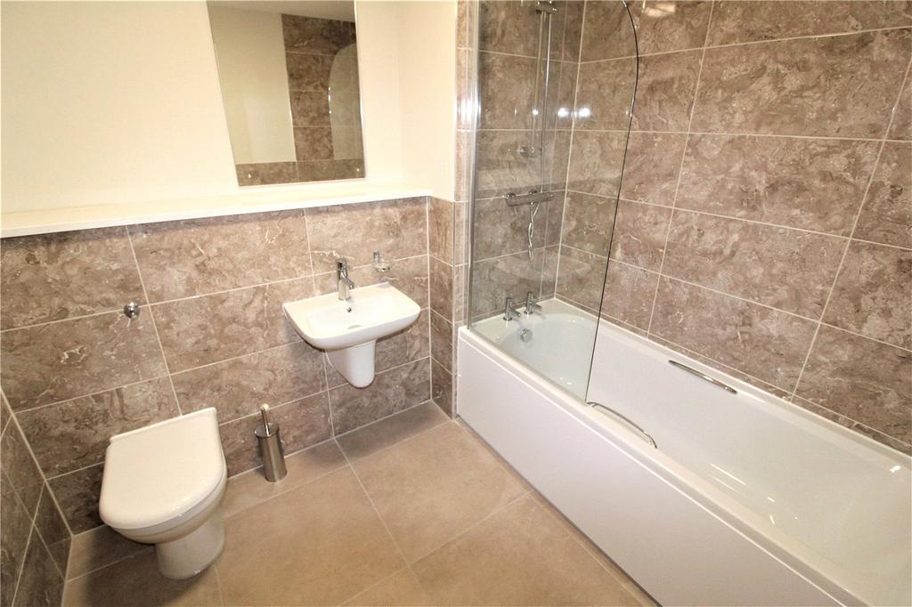 Apartment in Salford, Greater Manchester - View 3