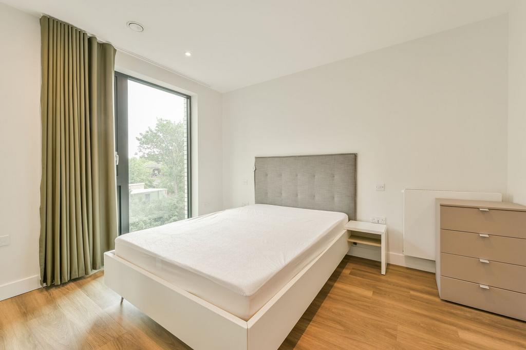 Apartment in Brentford - View 5