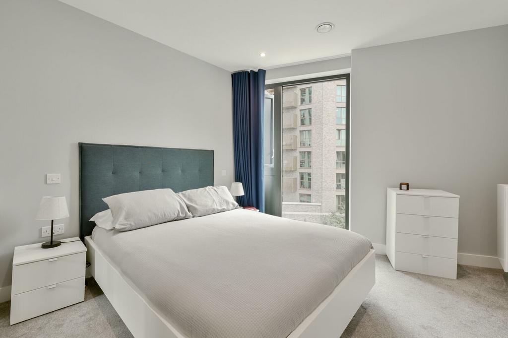Apartment in Brentford - View 2