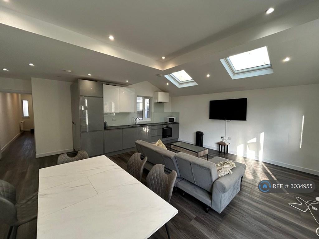 Apartment in London - View 3