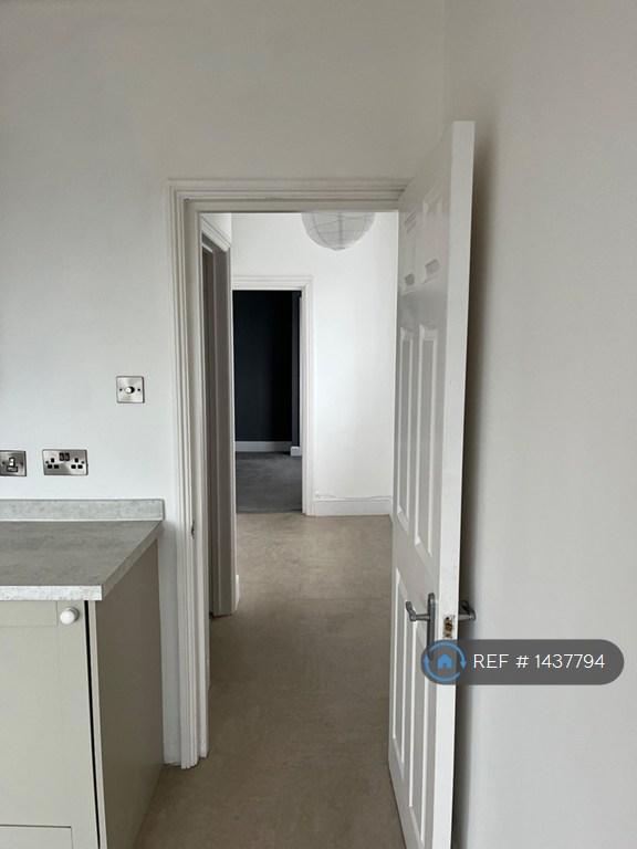 Apartment in Brighton - View 3
