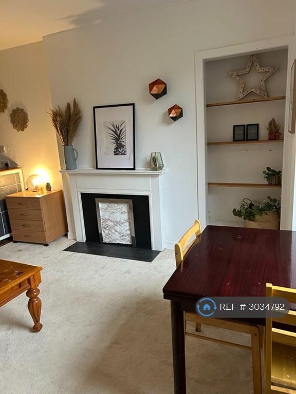 Apartment in Edinburgh - View 3