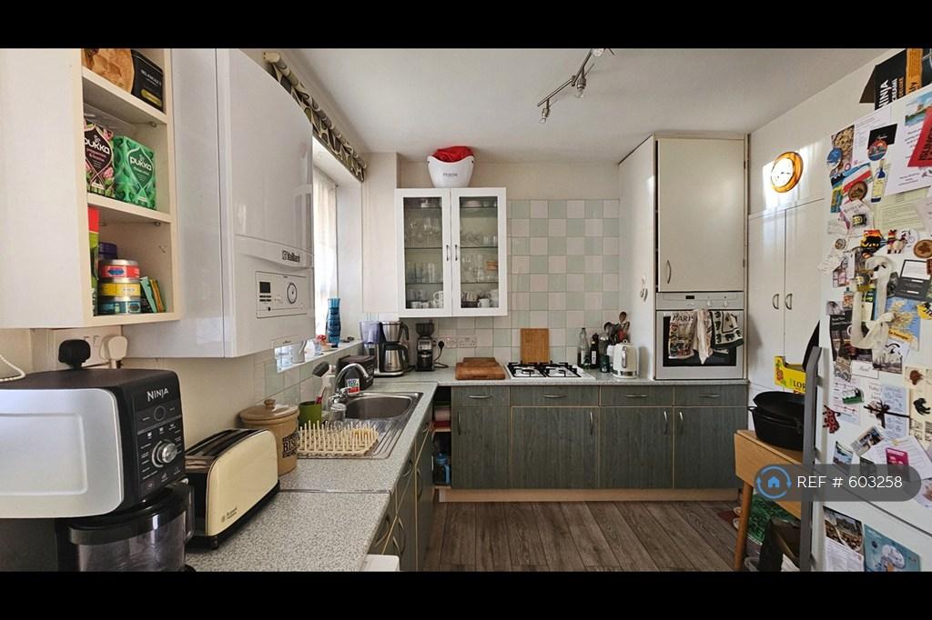 Apartment in London - View 5