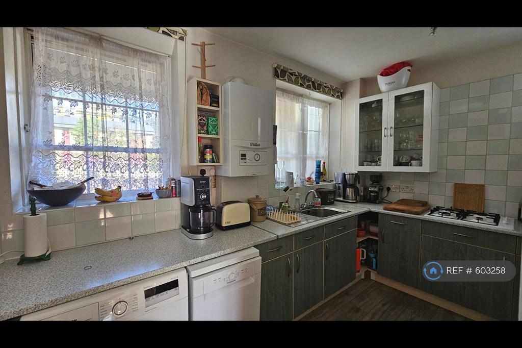 Apartment in London - More