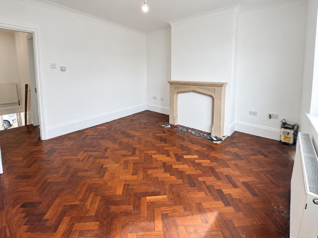 Apartment in Hornchurch - View 5