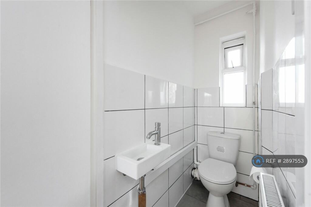 Apartment in London - More