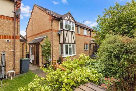 2 bedroom cluster house for sale, Columbine Close, Bedford MK41