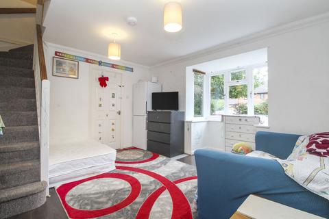 2 bedroom cluster house for sale, Columbine Close, Bedford MK41