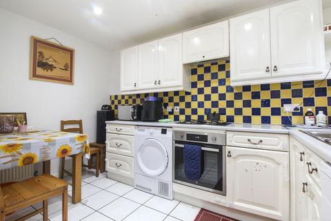 2 bedroom cluster house for sale, Columbine Close, Bedford MK41