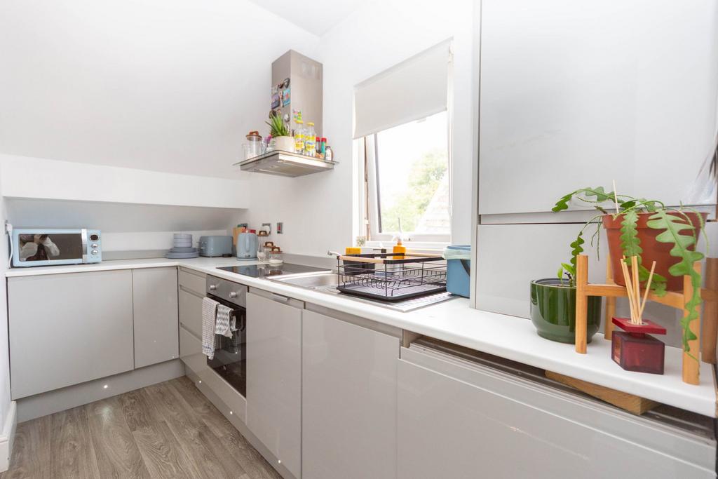 Apartment in Cardiff, Roath - View 4