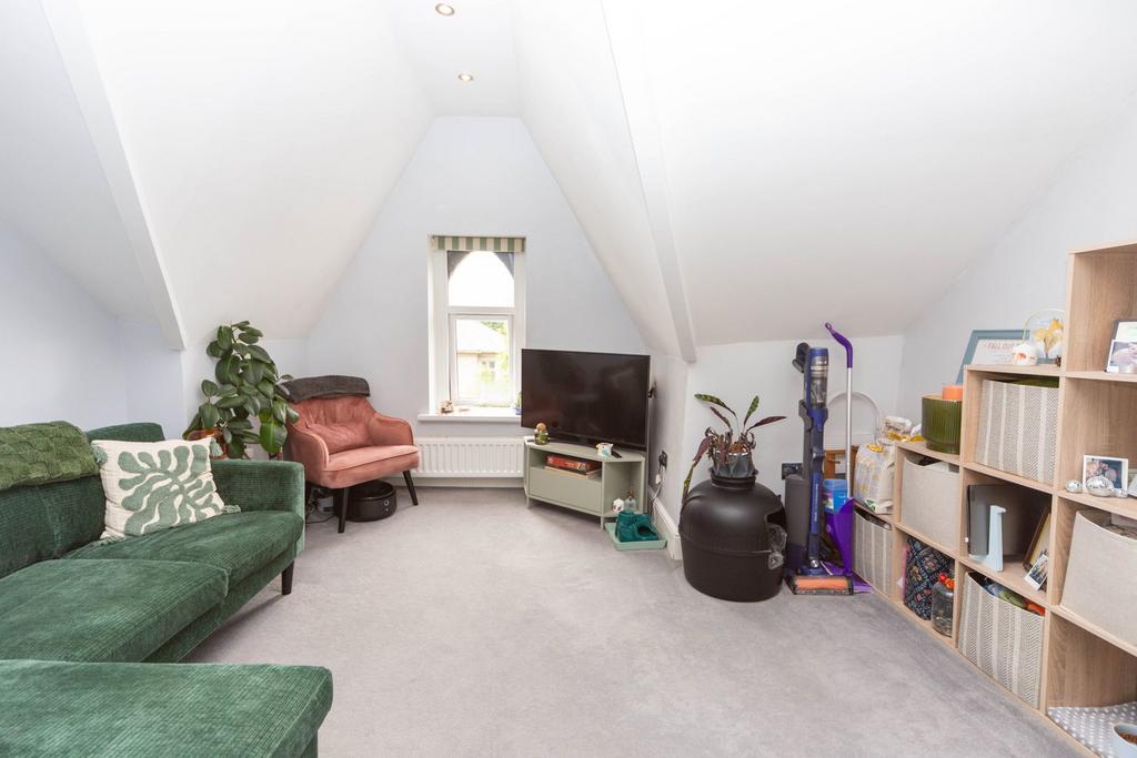 Apartment in Cardiff, Roath - More