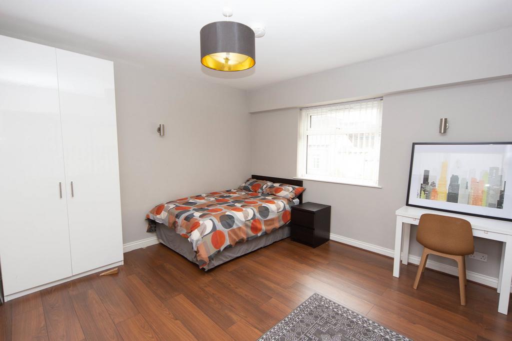 Apartment in Cardiff, Tredegarville, Roath - View 4