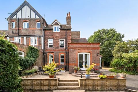 4 bedroom semi-detached house for sale, Gordon Avenue, Stanmore