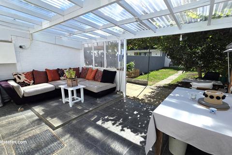 4 bedroom terraced house for sale, HERTFORD ROAD, BARNET EN4 9BH