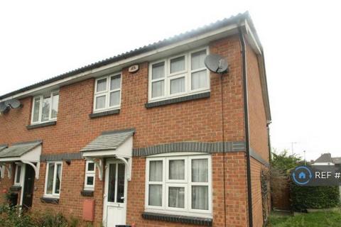 3 bedroom end of terrace house to rent, Grove End, London, E18