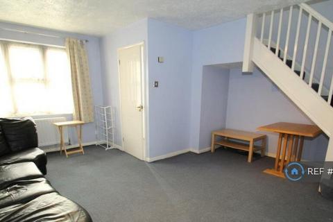 3 bedroom end of terrace house to rent, Grove End, London, E18