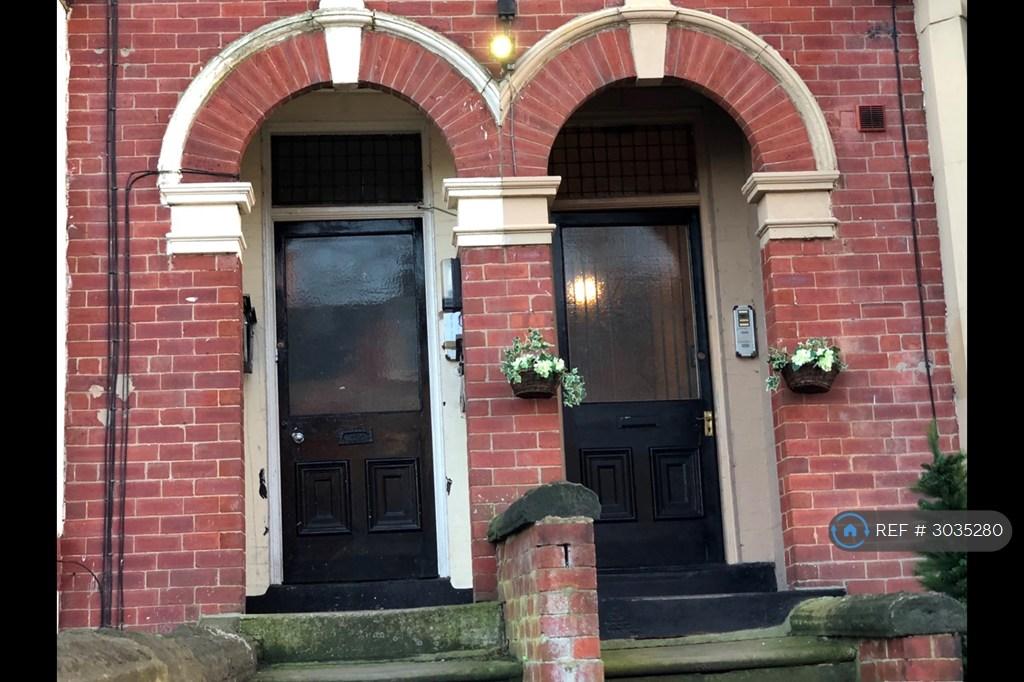 Apartment in Leeds, Lady Wood, Oakwood - View 2
