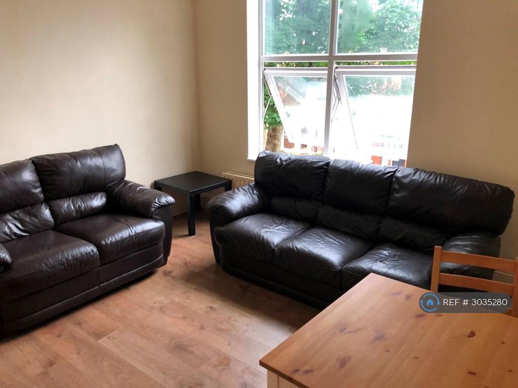 Apartment in Leeds, Lady Wood, Oakwood - View 3