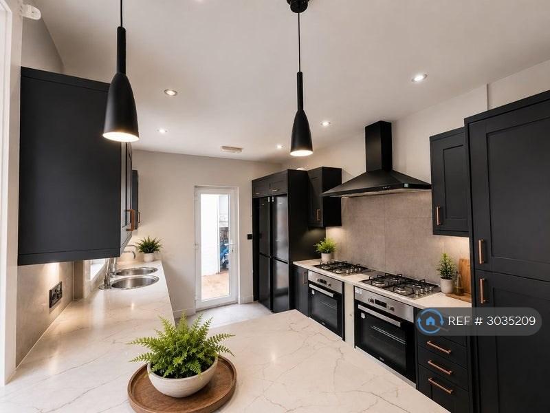 House in Leicester, City of Leicester - More