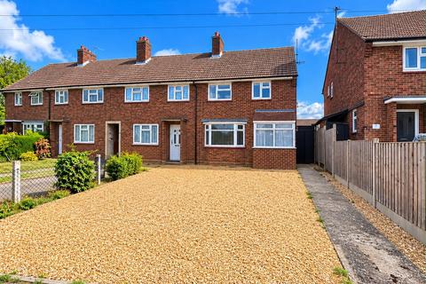 3 bed semi-detached house for rent in Kendall Road, Kempston, Bedford