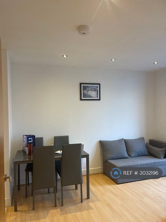 Apartment in London - View 5