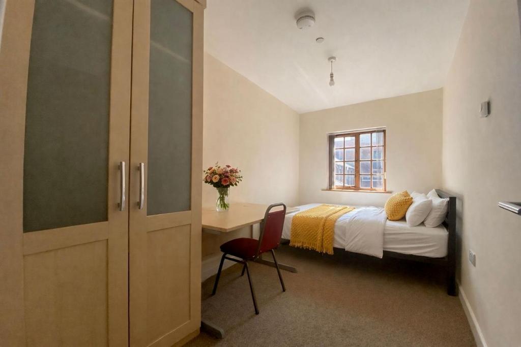 Apartment in Sheffield - More