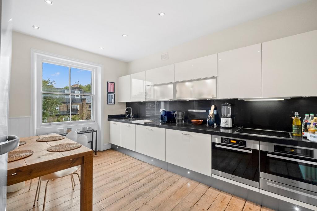 Apartment in London, Hammersmith - View 4