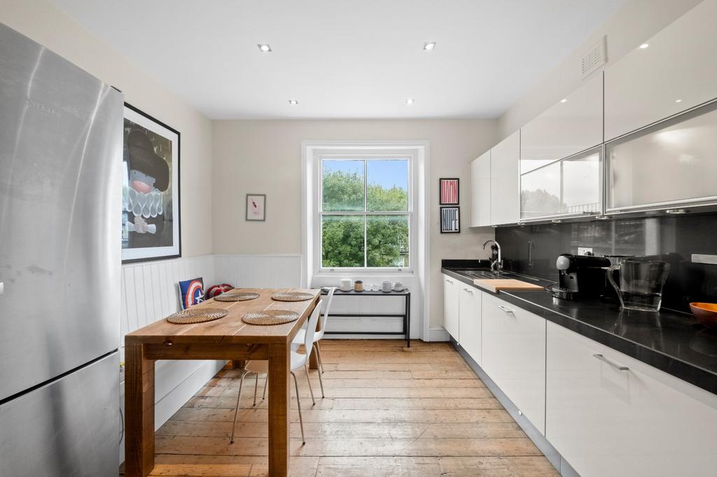 Apartment in London, Hammersmith - View 5