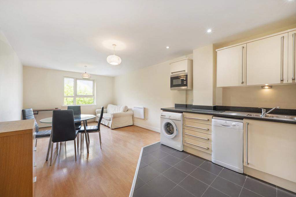 Apartment in London - More