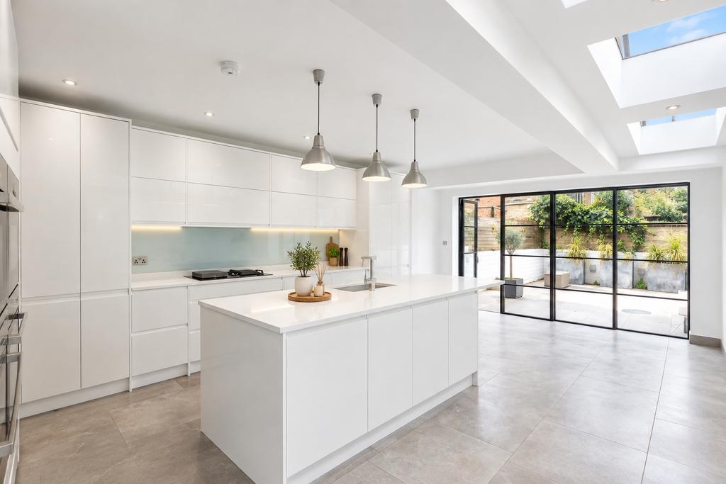 House in London - View 2