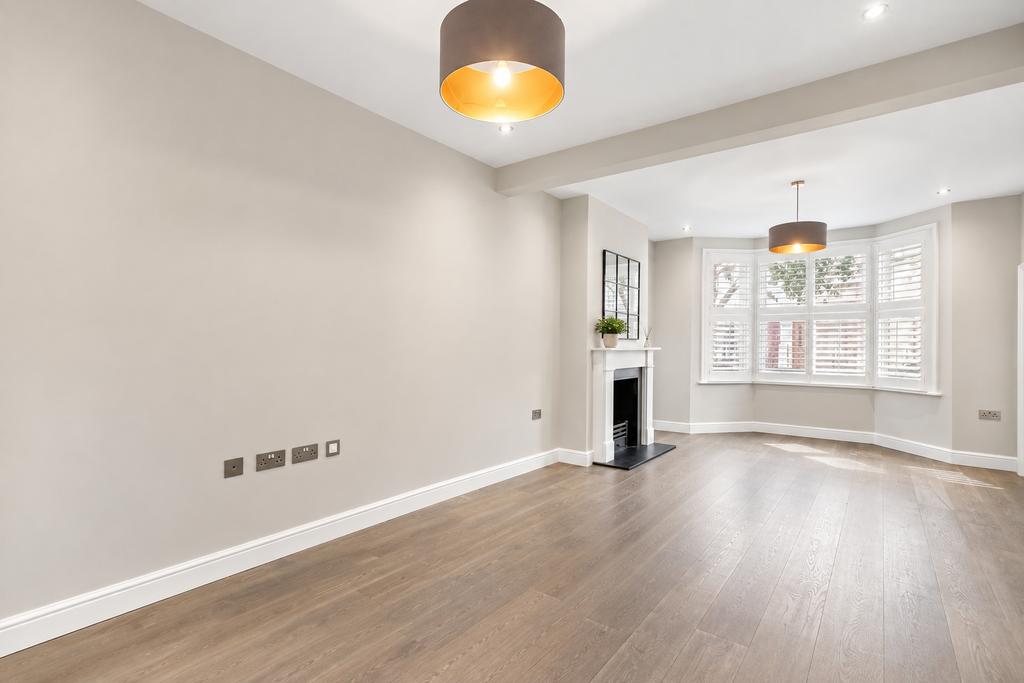 House in London - View 3