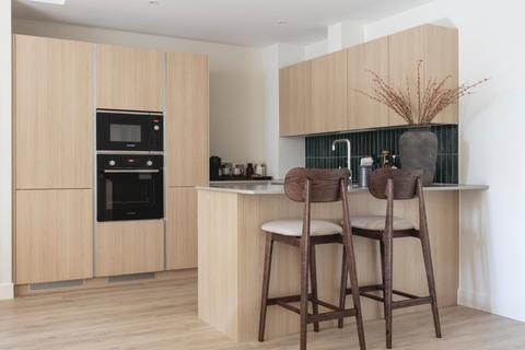 2 bedroom flat to rent, Biscuit Walk, London SE16