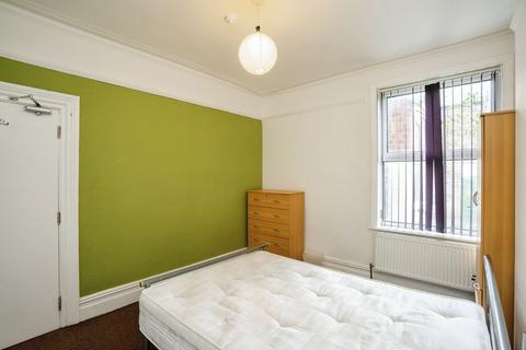 5 bedroom detached house to rent, Penelope Road, Salford