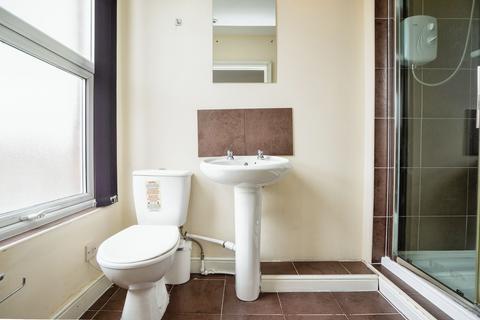 5 bedroom detached house to rent, Penelope Road, Salford