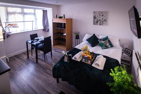 Studio to rent, South Hill Avenue, Harrow HA2