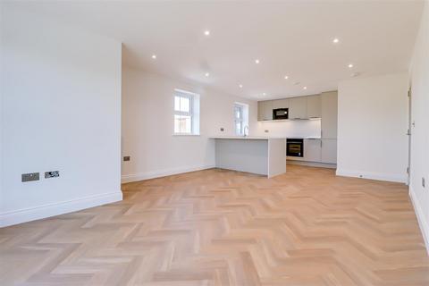 undefined, Hall Crescent, Hadleigh SS7