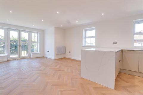 undefined, Hall Crescent, Hadleigh SS7