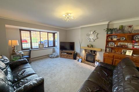 3 bedroom detached house for sale, Hedgeway Close, Rhostyllen, Wrexham