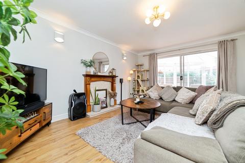 4 bedroom detached house for sale, Harvest Lane, Stevenage