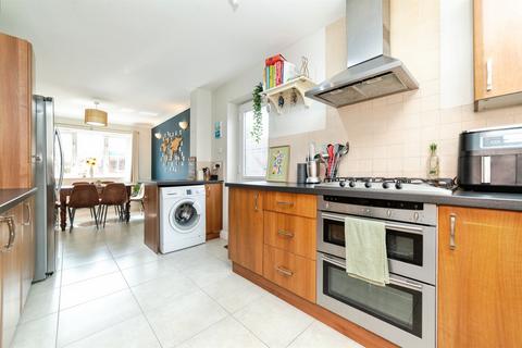 4 bedroom detached house for sale, Harvest Lane, Stevenage