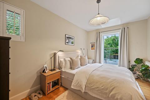 2 bedroom flat for sale, Rondu Road, London NW2