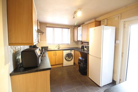 2 bedroom semi-detached house for sale, Moffat Road, Thornton Heath, CR7