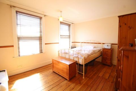 2 bedroom semi-detached house for sale, Moffat Road, Thornton Heath, CR7
