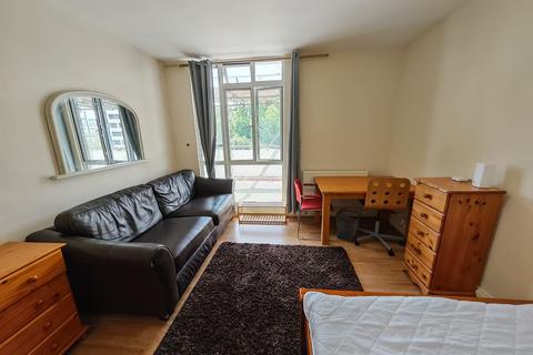 4 bedroom flat to rent, Leinster Gardens, London W2