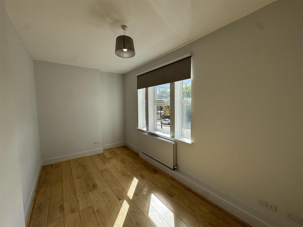Apartment in Wood Green - View 2