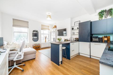 1 bedroom flat for sale, Uxbridge Road, London W12