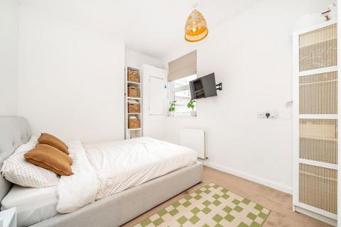 1 bedroom flat for sale, Uxbridge Road, London W12
